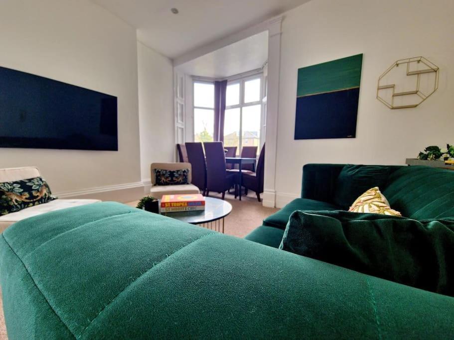 The Stray Adjacent, Interior-Designed 2-Bed Apartment- Luxury Harrogate Exterior foto